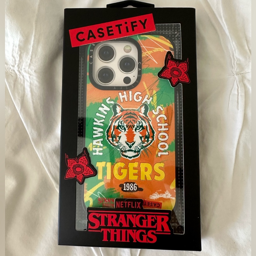 🔦🔦🔦Casetify Stranger Things Hawkins High iPhone 14 Pro Case 🔦🔦🔦🔦